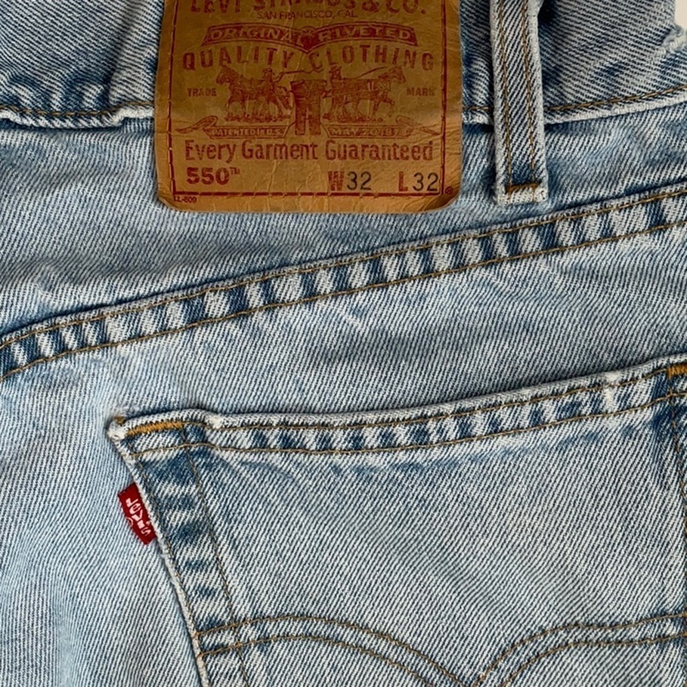 Levi’s 550 Relaxed Fit Men's Light Blue Jeans - Picture 9 of 9